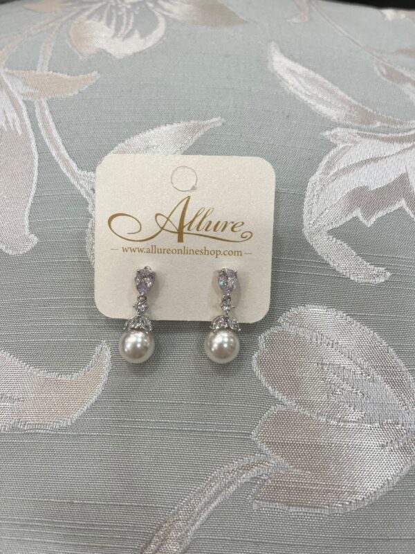 Graceful Pearl Earrings Silver